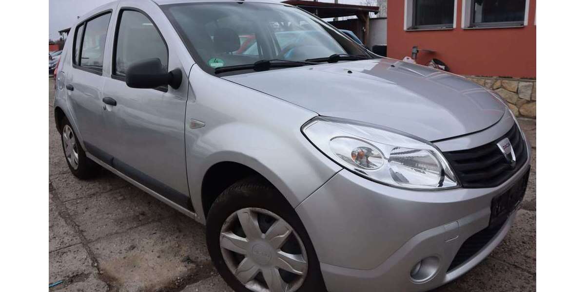 Dacia Sandero 96.000 km 2.999 &euro; Dresden 01237