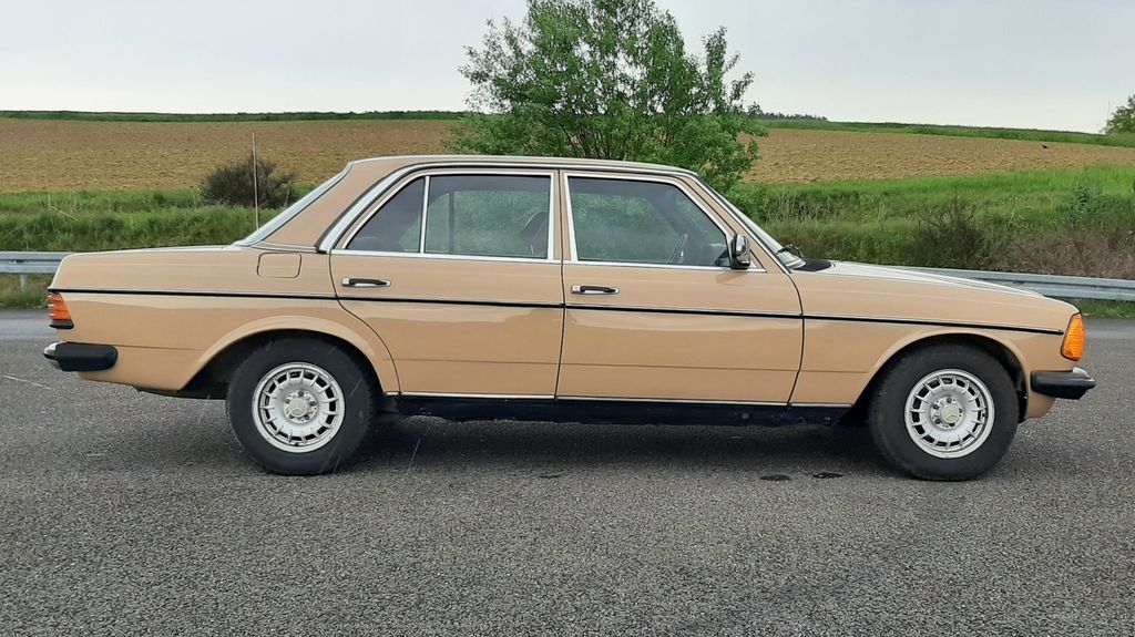 Mercedes-Benz 300 205.000 km 9.900 &euro; Bad Gottleuba-Berggießhübel 01816