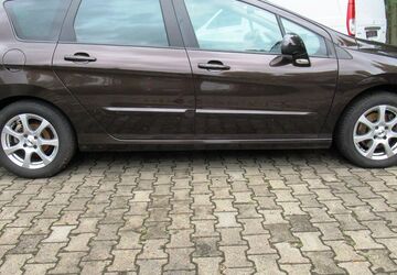 Peugeot 308 268.000 km 2.750 &euro; Gröbern bei Meissen 01689