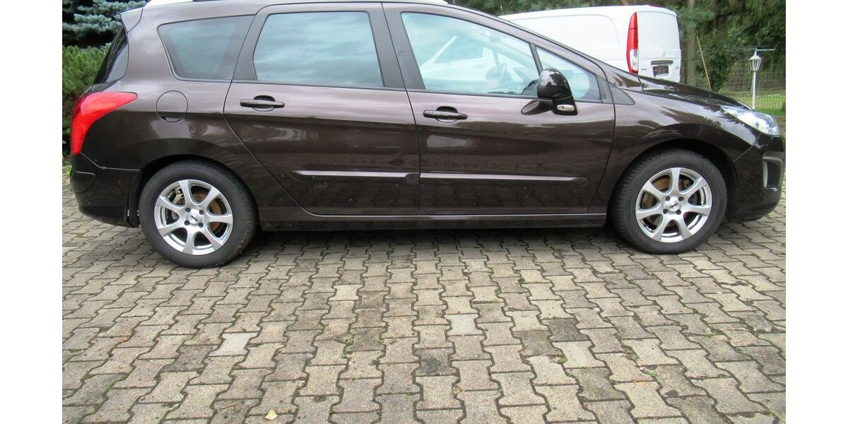 Peugeot 308 268.000 km 2.750 &euro; Gröbern bei Meissen 01689
