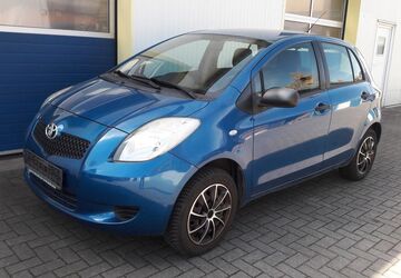 Toyota Yaris 124.704 km 1.990 &euro; Dresden 01157