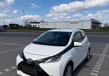 Toyota Aygo (X) 90.554 km 6.300 &euro; Freital 01705