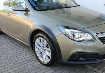 Opel Insignia 122.408 km 11.990 &euro; Radebeul-Dresden 01445