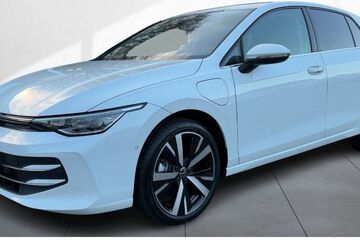 VW Golf 1.122 km 44.890 &euro; Dresden 01169