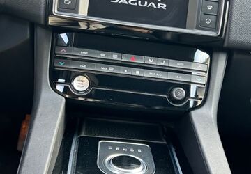 Jaguar F-Pace 133.000 km 18.000 &euro; Dresden 01127