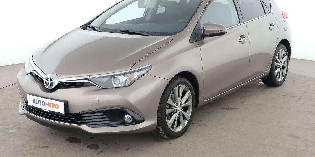 Toyota Auris 101.079 km 11.760 &euro; Dresden 01187