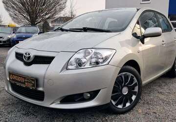 Toyota Auris 136.000 km 3.799 &euro; Dresden 01159