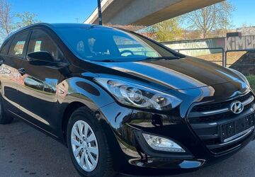Hyundai i30 112.000 km 8.999 &euro; Dresden 01139