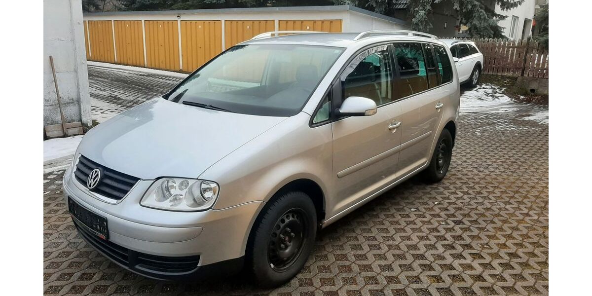 VW Touran 159.000 km 2.490 &euro; Dresden 01259