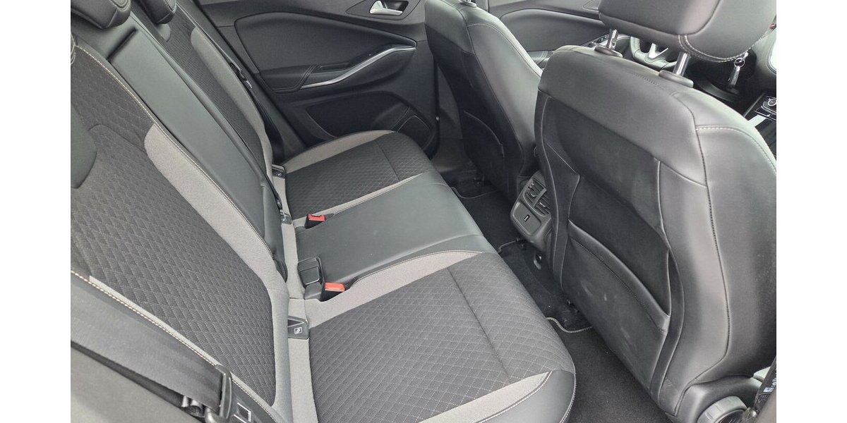 Opel Grandland X 1.2 Start/Stop 120 Jahre Navi/LED 38.696 km 10.900 &euro; Wilsdruff 01723