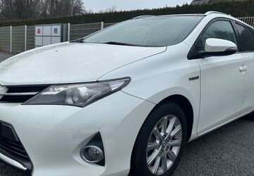 Toyota Auris 100.000 km 12.300 &euro; Dresden 01259