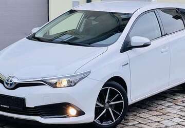 Toyota Auris 96.854 km 14.890 &euro; Dresden 01257