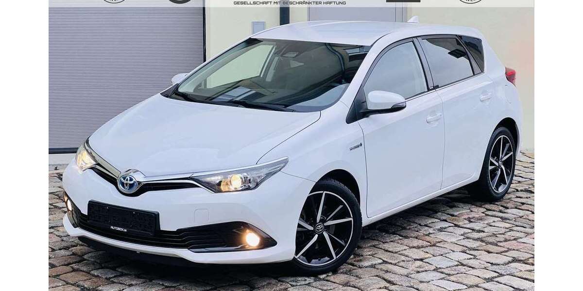 Toyota Auris 96.854 km 14.890 &euro; Dresden 01257