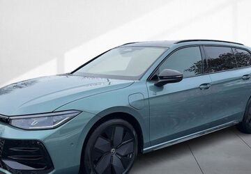 VW Passat Variant 2.500 km 63.890 &euro; Dresden 01169
