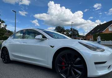Tesla Model 3 94.400 km 25.999 &euro; Radeberg 01454