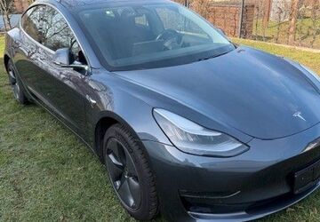 Tesla Model 3 66.402 km 23.400 &euro; Freital 01705