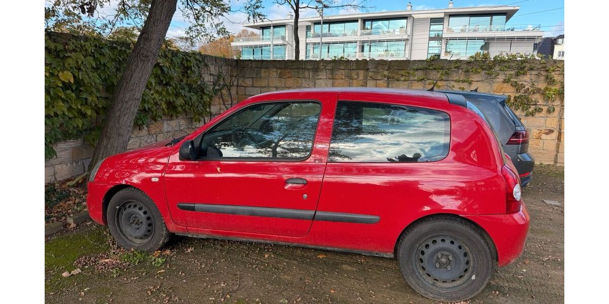 Renault Clio 65.500 km 2.500 &euro; Dresden 01099