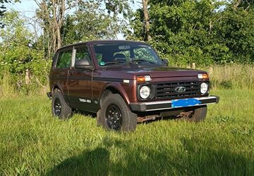 Lada Taiga 20.700 km 11.900 &euro; Priestewitz 01561