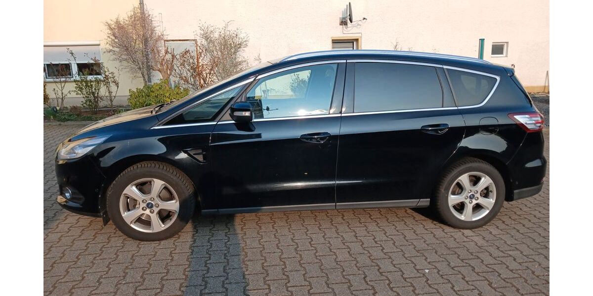 Ford S-Max 95.735 km 18.500 &euro; Niederau 01689