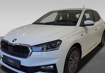 Skoda Fabia 2.639 km 21.490 &euro; Dresden 01067