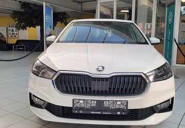 Skoda Fabia 5.000 km 18.490 &euro; Radebeul 01445