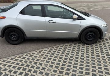 Honda Civic 229.000 km 2.699 &euro; Berggießhübel 01816