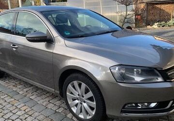 VW Passat 129.000 km 11.900 &euro; Radeburg 01471