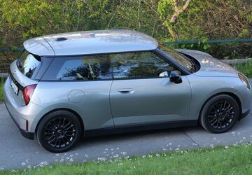Mini Cooper SE 8.500 km 30.400 &euro; Struppen 01796