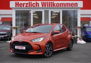 Toyota Yaris 19.894 km 21.950 &euro; Dresden 01069