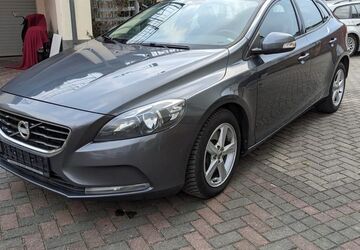 Volvo V40 170.000 km 8.490 &euro; Dresden 01139
