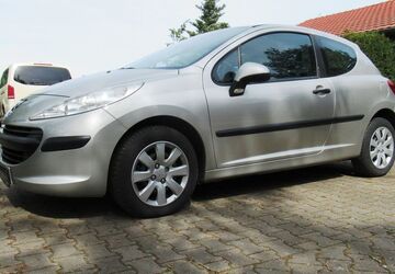 Peugeot 207 165.000 km 2.490 &euro; Gröbern bei Meissen 01689