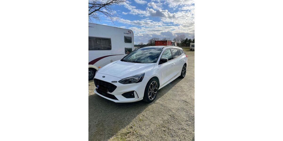 Ford Focus 61.000 km 21.699 &euro; Dresden OT Kleinzschachwitz 01259