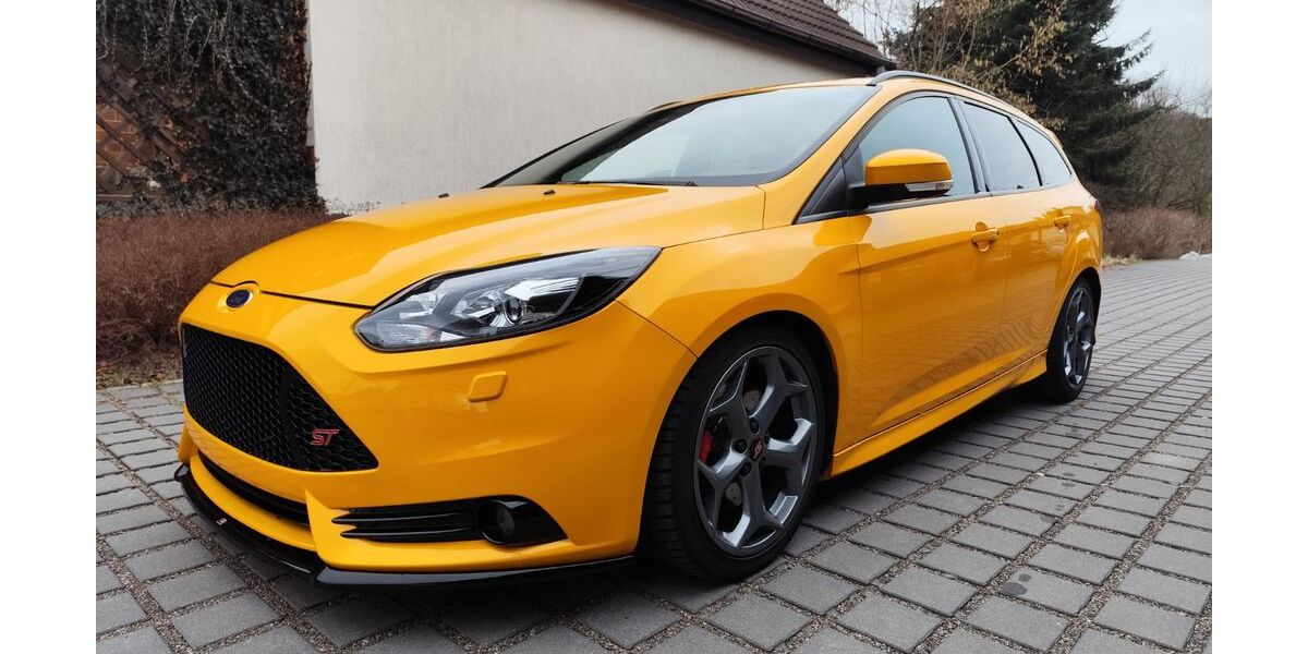 Ford Focus 100.000 km 15.000 &euro; Freital 01705