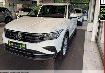 VW Tiguan 82.872 km 23.890 &euro; Dresden 01067