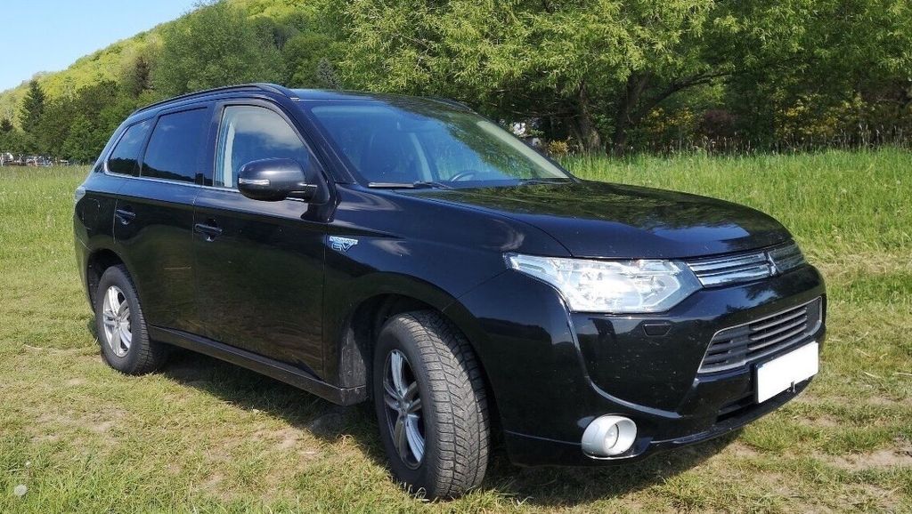 Mitsubishi Plug-in Hybrid Outlander 96.000 km 13.350 &euro; Bad Gottleuba 01816