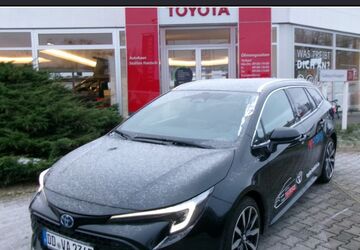 Toyota Corolla 8.500 km 28.890 &euro; Dresden 01259