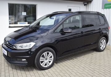 VW Touran 33.300 km 28.690 &euro; Radebeul 01445