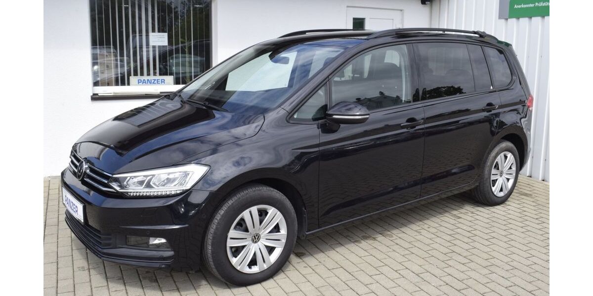 VW Touran 33.300 km 28.690 &euro; Radebeul 01445