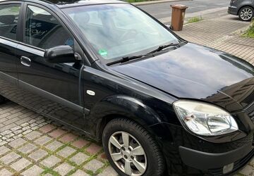 Kia Rio 246.000 km 1.300 &euro; Dresden 01139