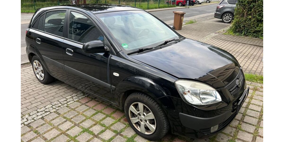 Kia Rio 246.000 km 1.700 &euro; Dresden 01139