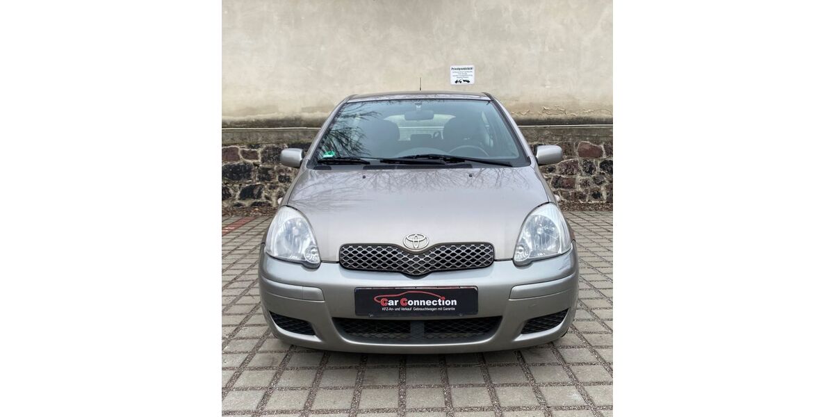 Toyota Yaris 215.330 km 999 &euro; Dresden 01187