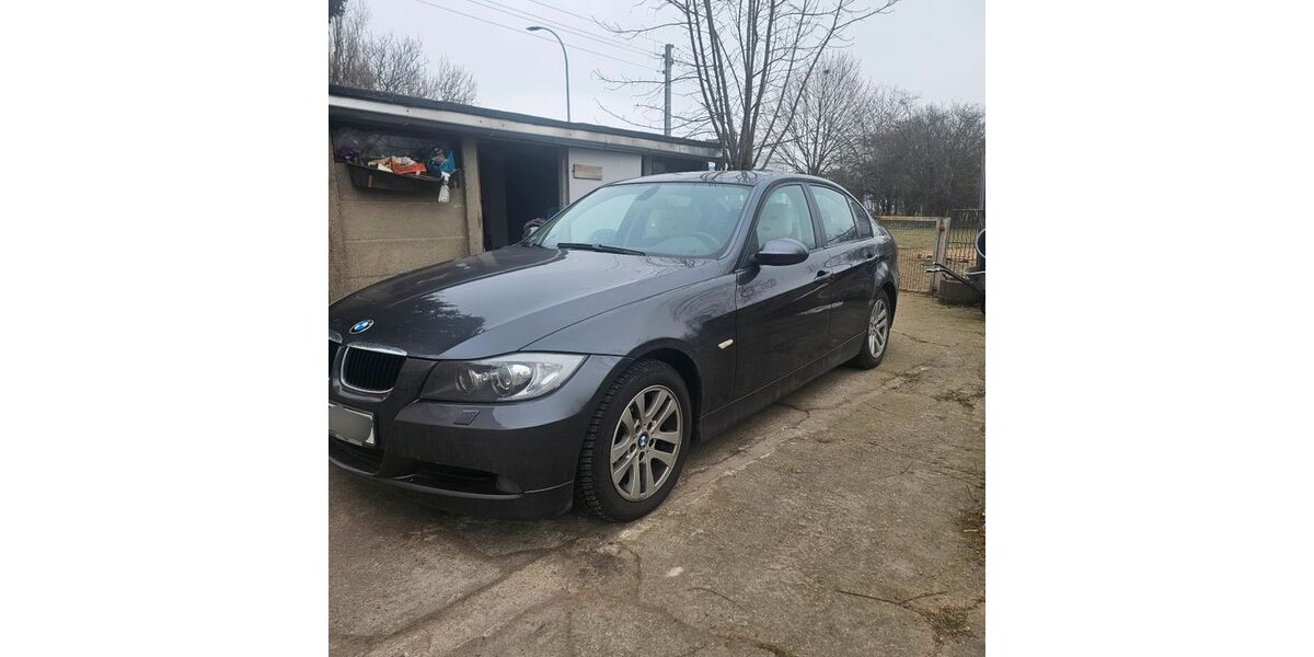 BMW 318 205.000 km 2.500 &euro; Coswig 01640