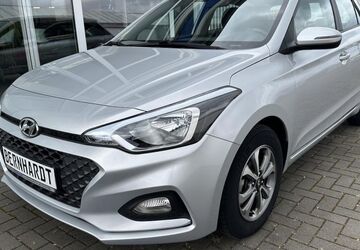 Hyundai i20 12.400 km 11.990 &euro; Dresden 01156