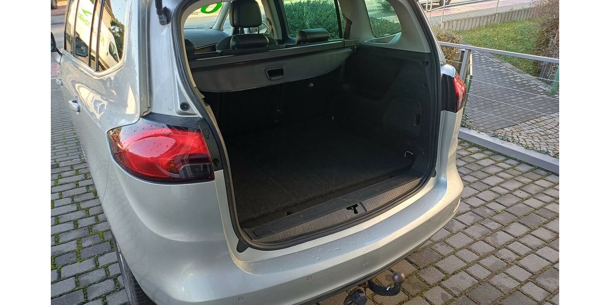 Opel Zafira C Tourer Innovation 225.537 km 6.995 &euro; Meißen 01662