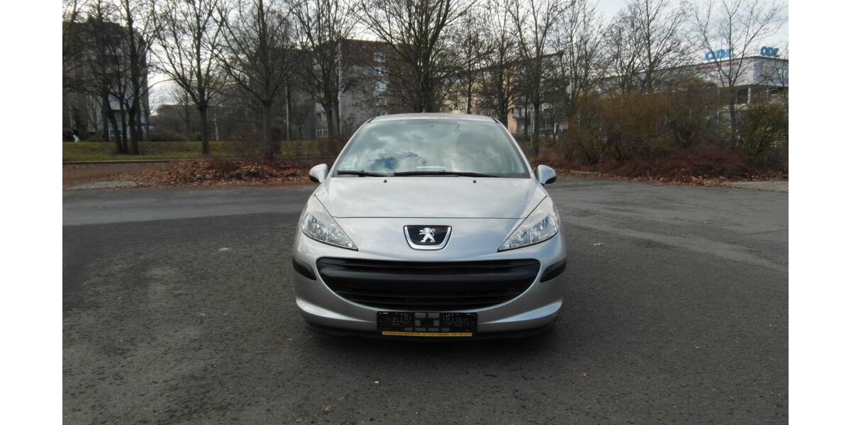Peugeot 207 106.573 km 2.799 &euro; Dresden 01237
