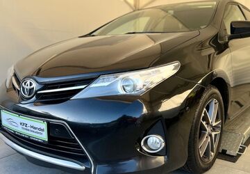 Toyota Auris 289.000 km 5.470 &euro; Dresden 01067