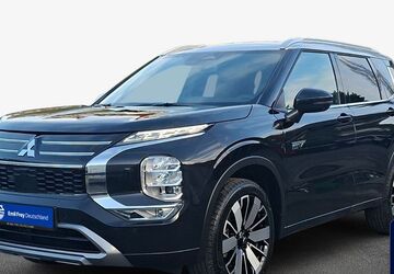 Mitsubishi Plug-in Hybrid Outlander 2.500 km 53.930 &euro; Dresden 01159