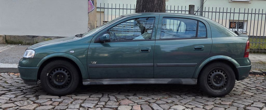 Opel Astra 216.832 km 800 &euro; Dresden 01189