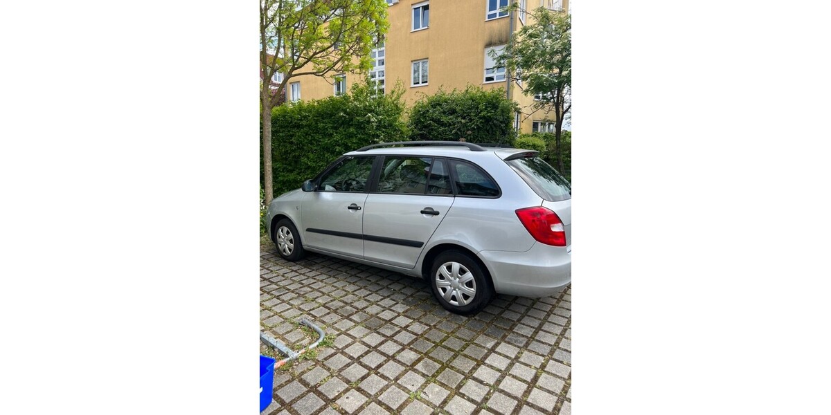 Skoda Fabia Kombi 152.000 km 4.999 &euro; Dresden 01067