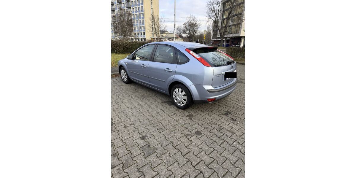 Ford Focus 45.342 km 3.800 &euro; Dresden 01307